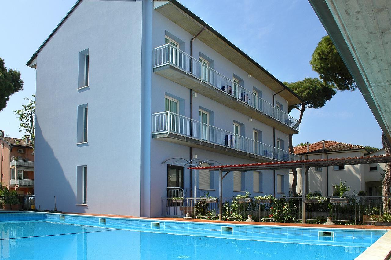 Roma Suite Apartments Cervia Exterior foto